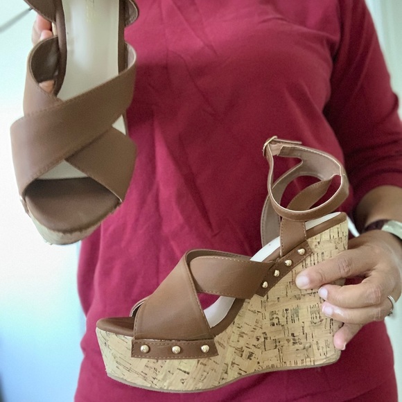 Tan, Faux Leather Wedges.  Ankle-strap Sandals. - Picture 4 of 4